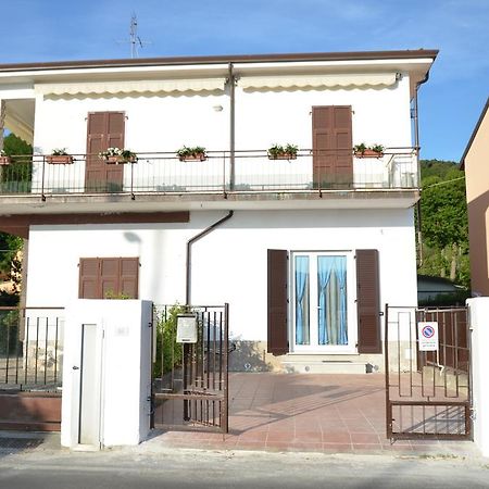 La Perla Del Magra Holidays House Monte Marcello Exterior foto